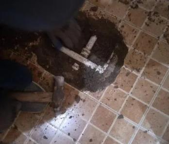 察哈尔右翼前卫生间漏水维修公司为您分享下卫生间渗水如何处理及注意事项